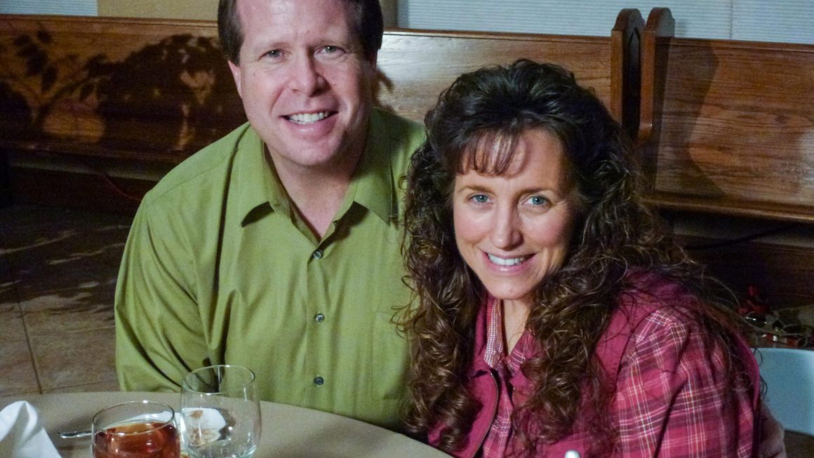 Jim Bob ve Michelle Duggar, Doc’u “aşağılayıcı” ve “sansasyonel” olarak nitelendiriyor